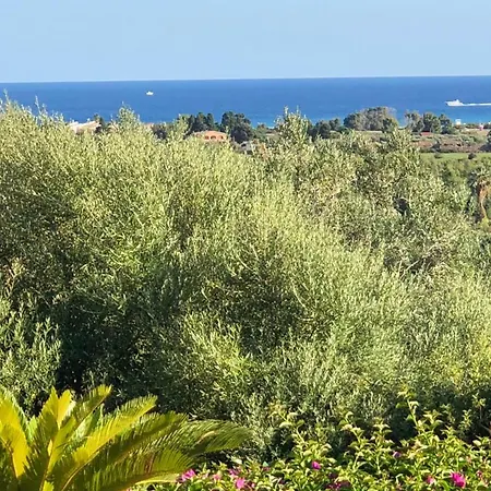 Hébergement de vacances Private Pool With Panoramic Views