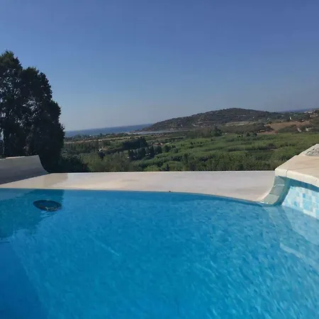 Hébergement de vacances Private Pool With Panoramic Views *